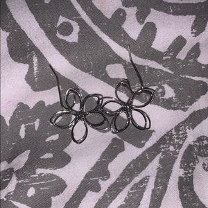Sliver dangling flower earrings